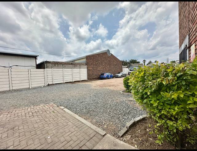 M² BUSINESS CENTRE FOR SALE IN ANNADALE